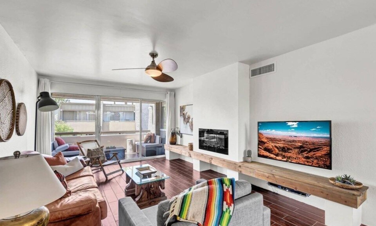 Entertainment District Condo | Fantastic 1BD condo, Walk to Old Town Scottsdale