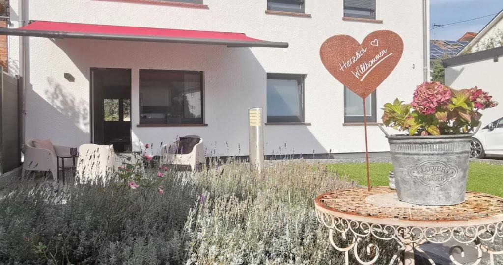 Merzig Apartment | Ferienwohnung Frieda, Merzig