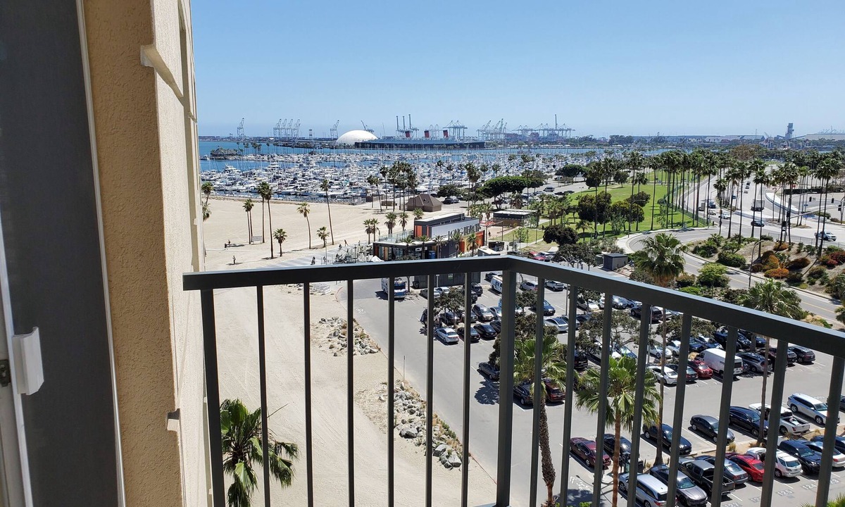 Alamitos Beach Apartment | Fully Furnished Coastal Luxury 3-Bedroom Condo with Ocean Views