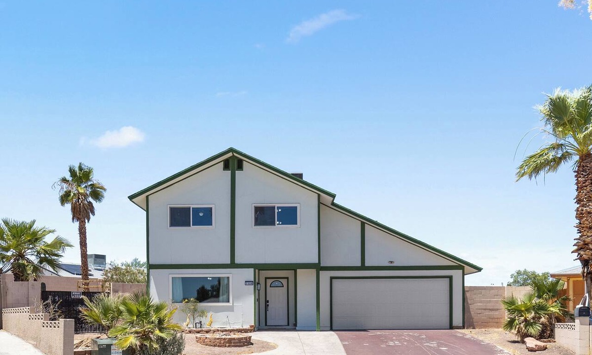 Charleston Preservation House | Fun-Filled, Pet-Friendly 4BR Home w/Private Halfpipe, Small Pool & Hot Tube!