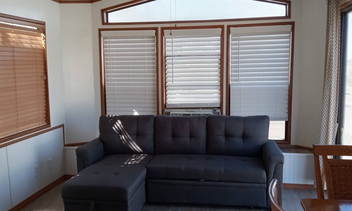 Meadview RV Rental | Get away from the noise and hustle, sit back relax and enjoy the most magical sunrise and sunsets. Star gazers dream place.