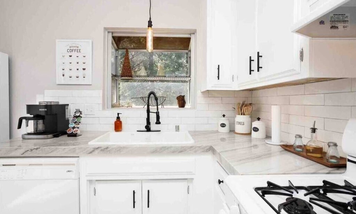Arrowhead Villas Cabin | Getaway in Lake Arrowhead - Hot Tub, Views, Fireplace, EVchg