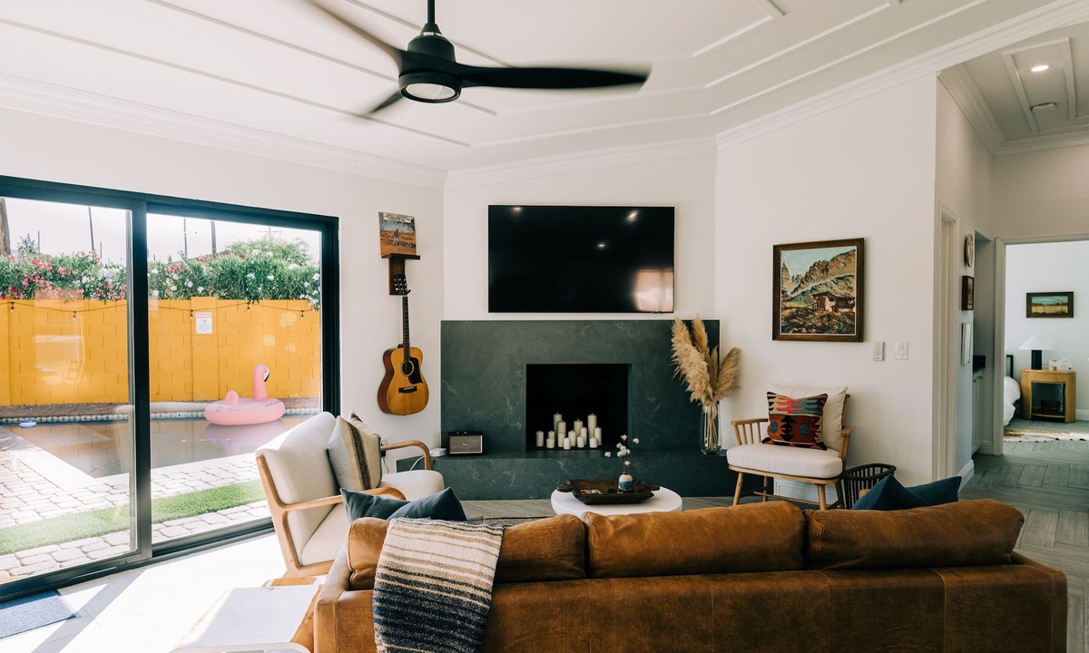 Peaceful Valley House | Glam Designer House with a Pool, Walk to Old Town