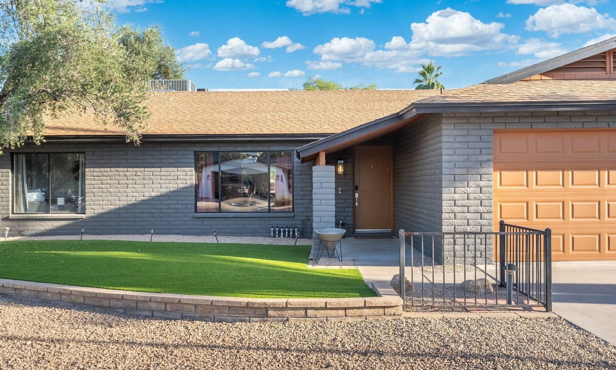 La Paz At Desert Springs House | Golf & Kierland Escape Pool + Dog-Friendly Yard