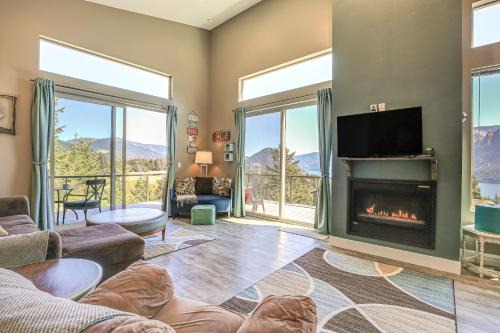 Carson House | 'Gorge Retreat' - Modern Carson Home w/Mtn Views!