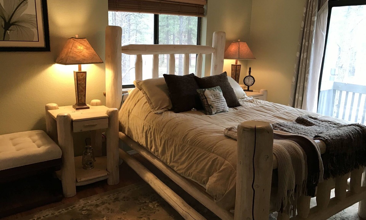 Parks House | Grand Canyon Loft/Suite at Historic Wrigley Ranch-Horseback Ride-Target Shoot!