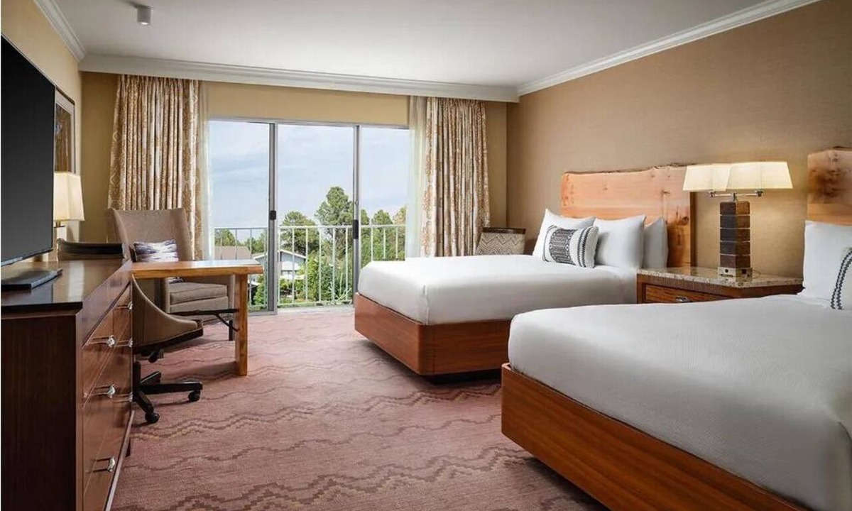 Flagstaff Hotel | Grand View Two Queen Beds at Little America Hotel, Outdoor Pool, Free Parking