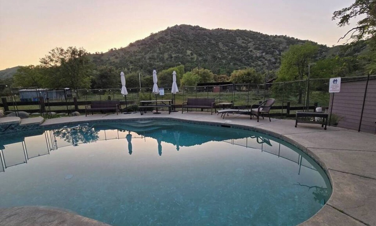 Three Rivers Cottage | Guest House with Private Hot Tub, Shared Pool, and Walk to Town