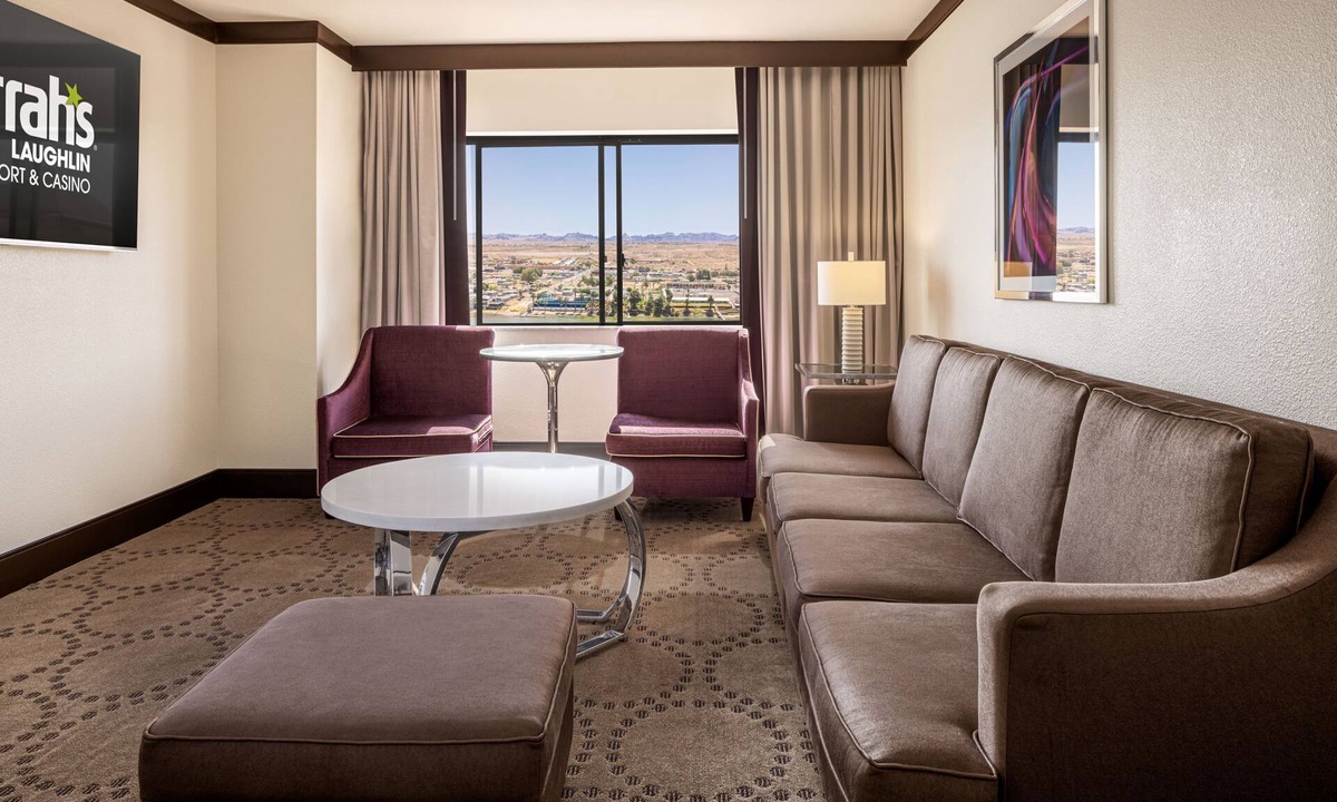 Laughlin Resort | Harrah’s Laughlin Beach Resort & Casino - A Caesars Rewards Destination