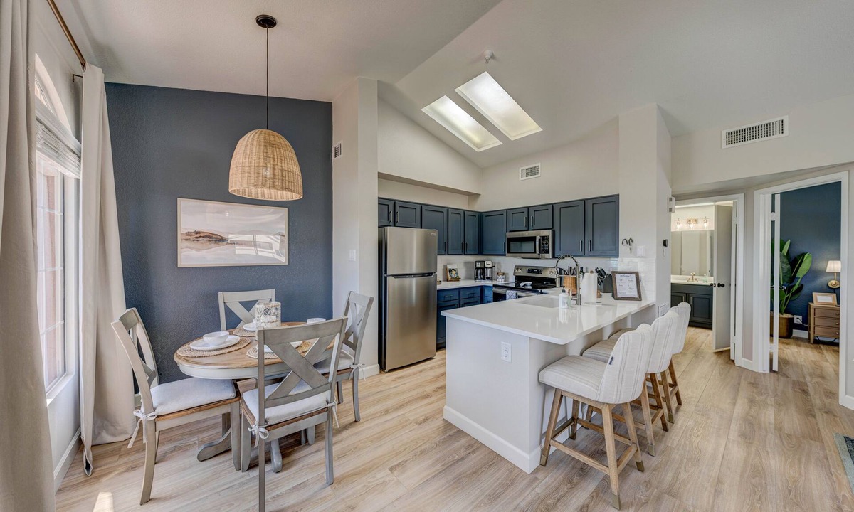 Lake Havasu City Condo | Hava-Retreat with Pool/Boat Parking!