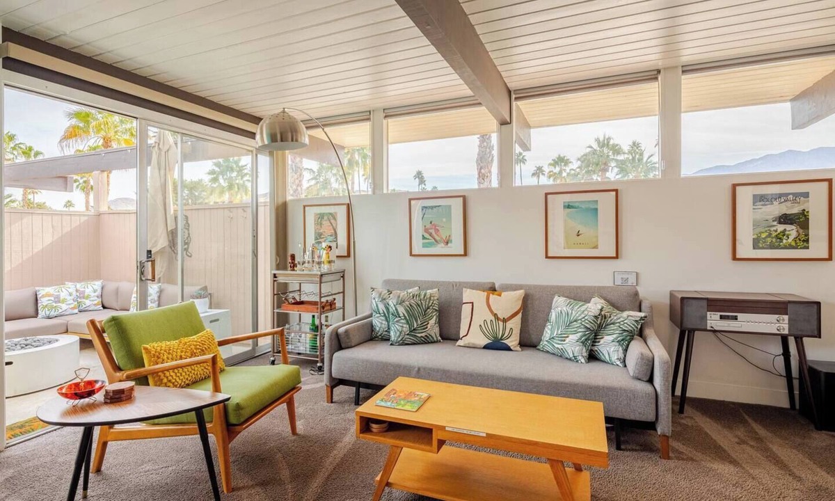 Twin Palms Condo | Hawaiiana Palms - luxe, peaceful retreat-KING bed