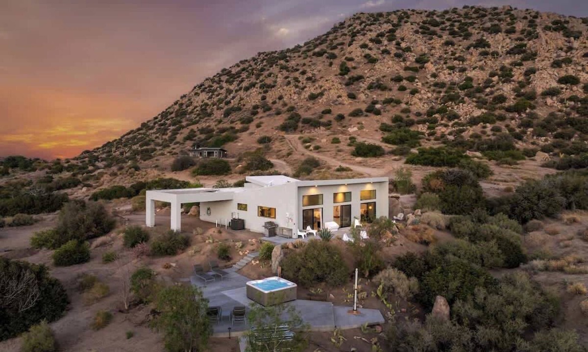 Pioneertown House | Heaven's View Pioneertown Luxury, Spa, Views!
