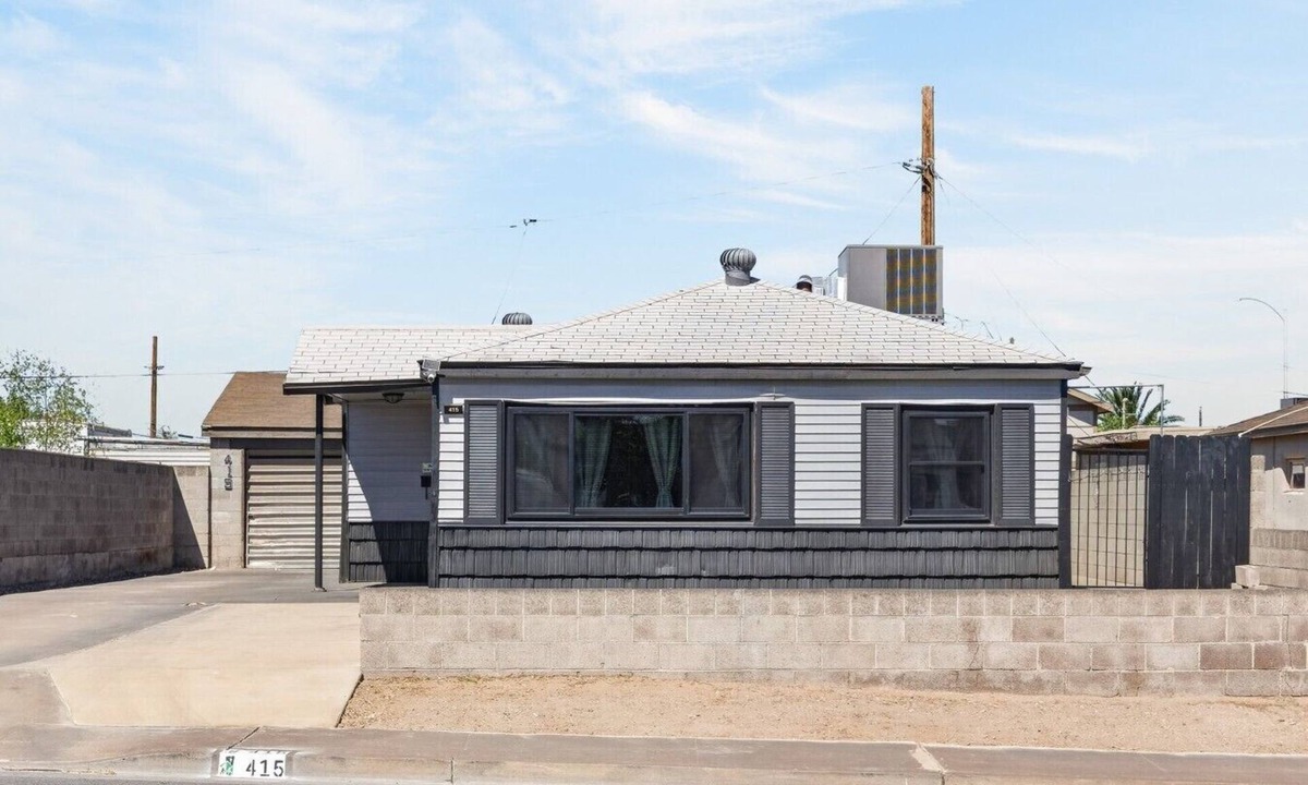 Townsite House | Henderson Retreat Mins to Strip Fire Pit & Games