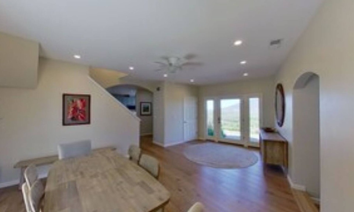 Kelseyville House | Hilltop vineyard paradise near Clearlake with stunning views of Mt. Konocti