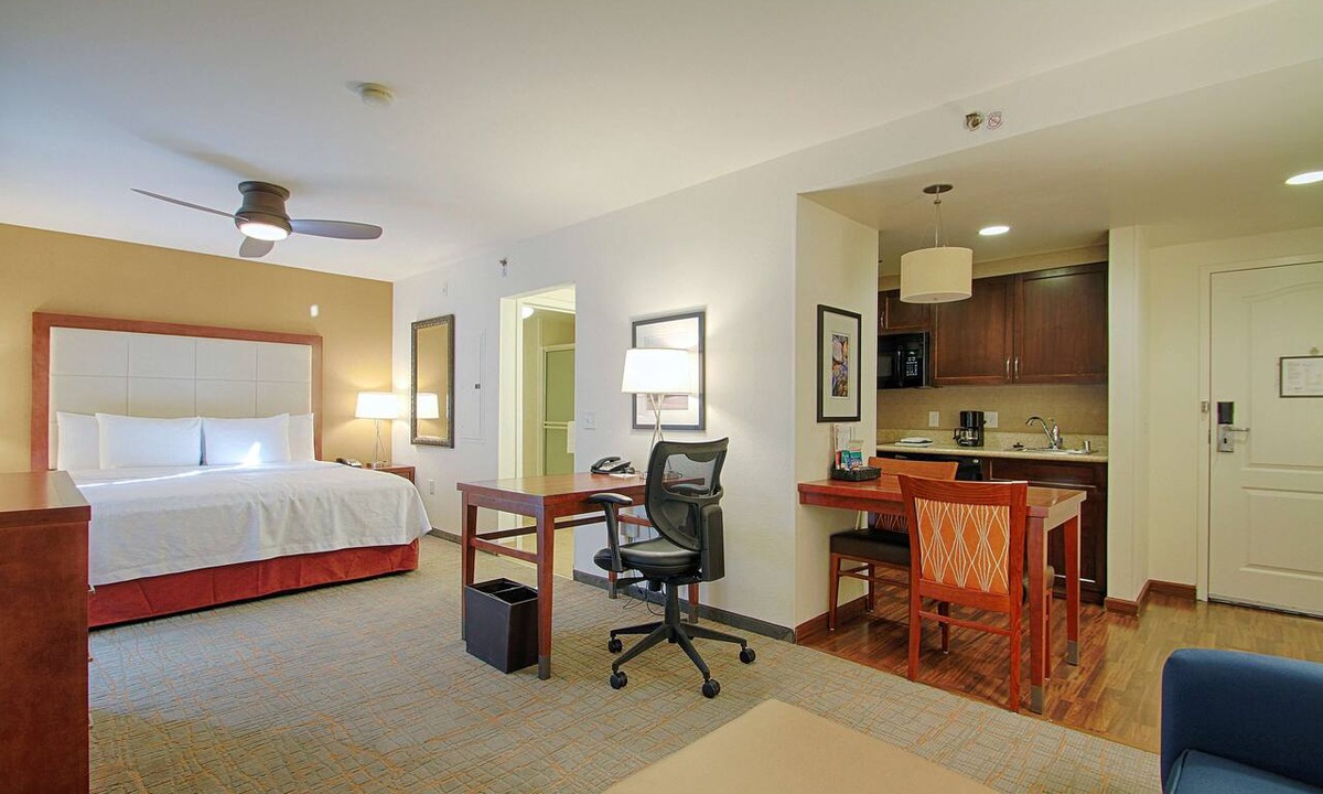 Las Vegas Hotel | Homewood Suites by Hilton Las Vegas Airport