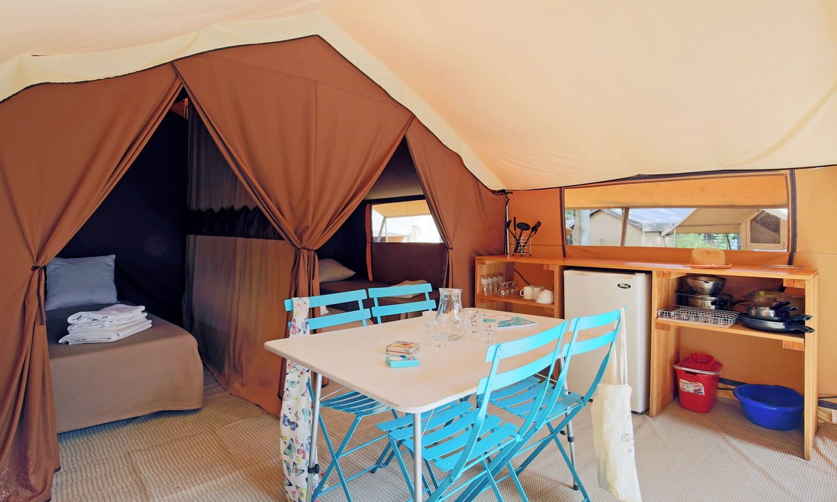 Maubuisson RV Rental | Huttopia Lac de Carcans