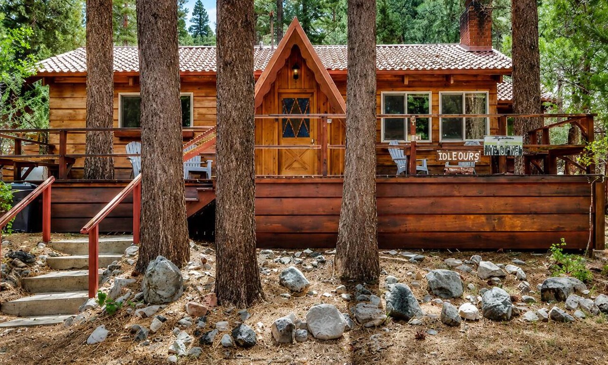 Fawnskin Cabin | Idle Ours Cabin ~ Rustic and Cozy Cabin with Fireplace & Private BBQ - Walk to Big Bear Lake