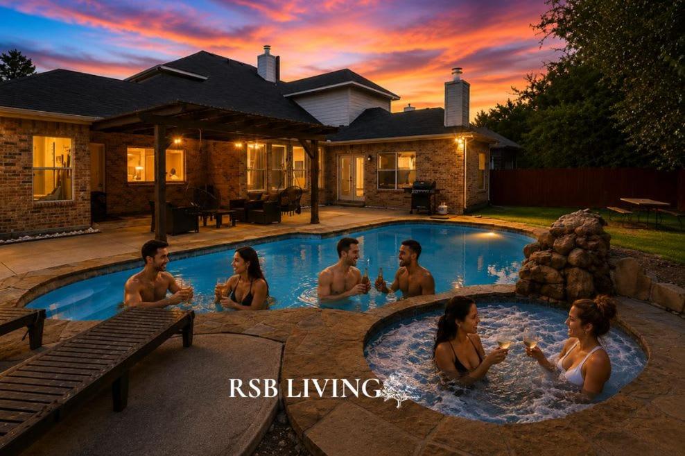Irving House | Immaculate 5BR 2,5BA Holiday Home with Pool