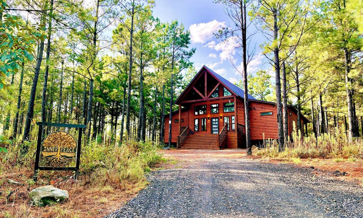 Pickens Cabin | Inner Peace Magical Holiday Cabin Hot Tub & Firepit