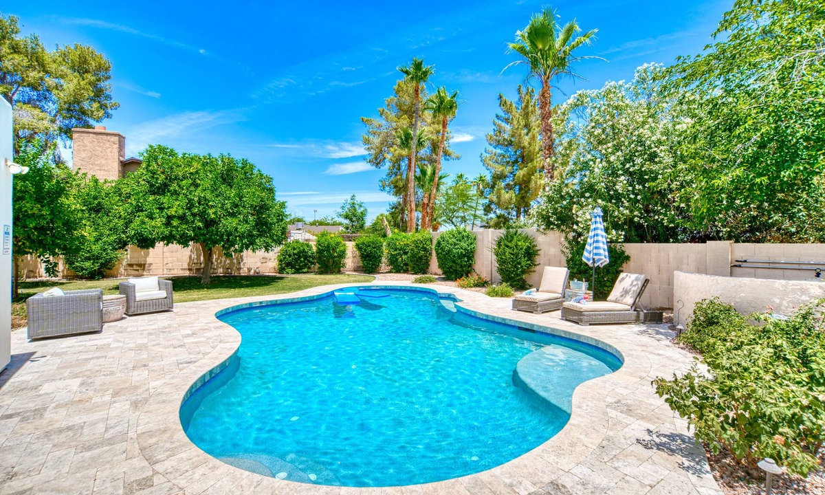 Avant House | Kierland Scottsdale w/Chef's Kitchen + Heated Pool, Arcades & Large Backyard