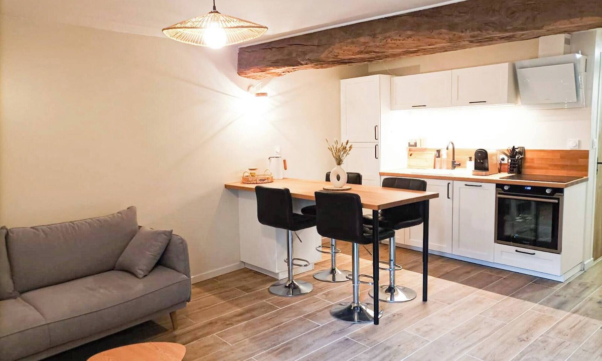 Cremieu Apartment | L'Escapade - Spacious duplex