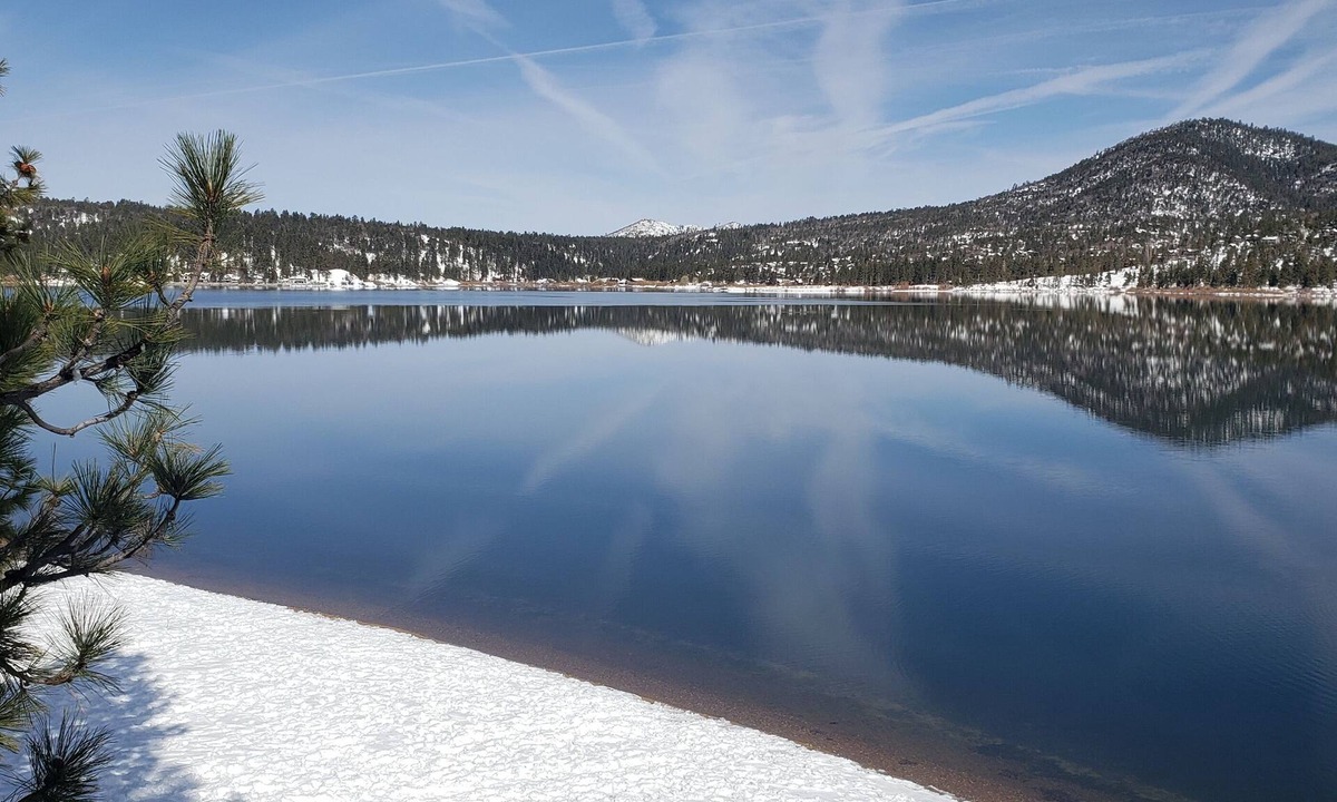 Big Bear Lake Resort | LAGONITA LODGE: Lakefront Resort Villa with FULL LAKE VIEW Guaranteed! & Kitchen