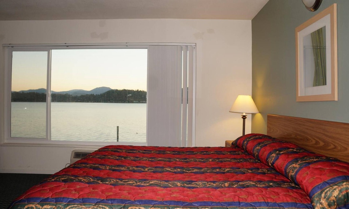 Clear Lake Hotel | Lake Marina Inn