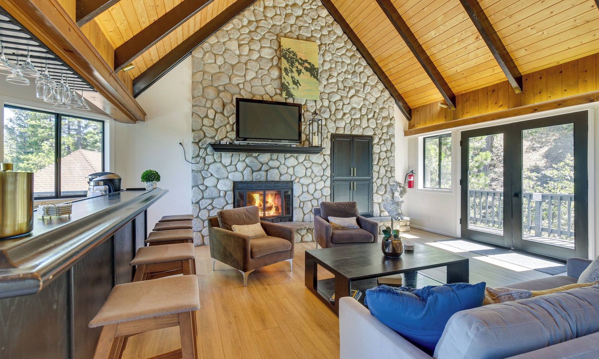 Lake Arrowhead House | Lake Views, Game Room, Decks, 3 Ks, 2 Qs, 6 baths!