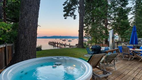 Homewood House | Lakefront Haven by AvantStay