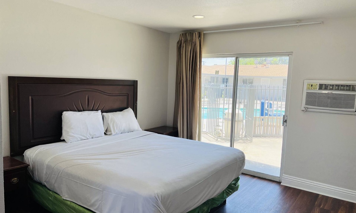 Alhambra Hotel | Lanai Motel