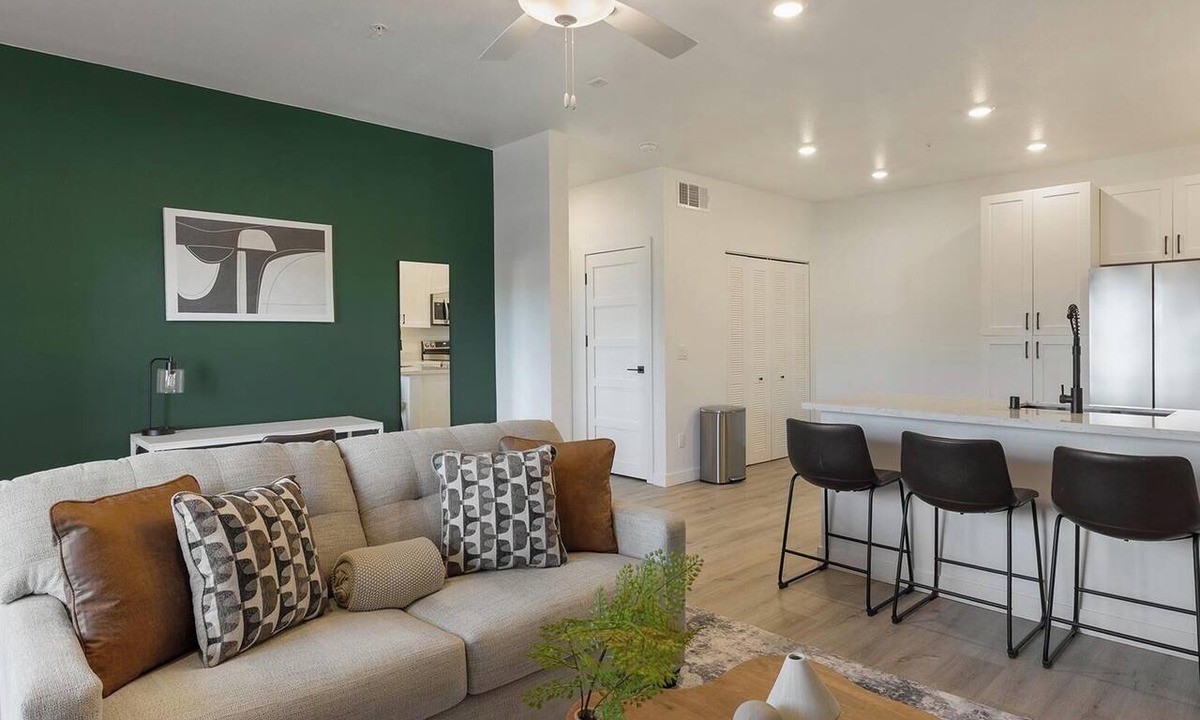 Las Vegas Apartment | Landing | Amazing 1BD, Clubhouse, Gym