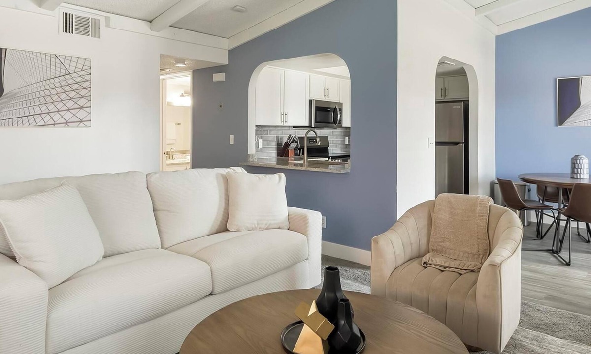 Paradise Apartment | Landing | Chic 2BD, Courtyard