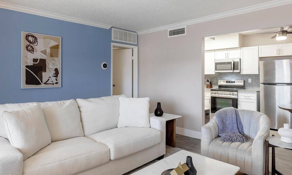 Rancho Oakey Apartment | Landing | Modern 1BD, Gym