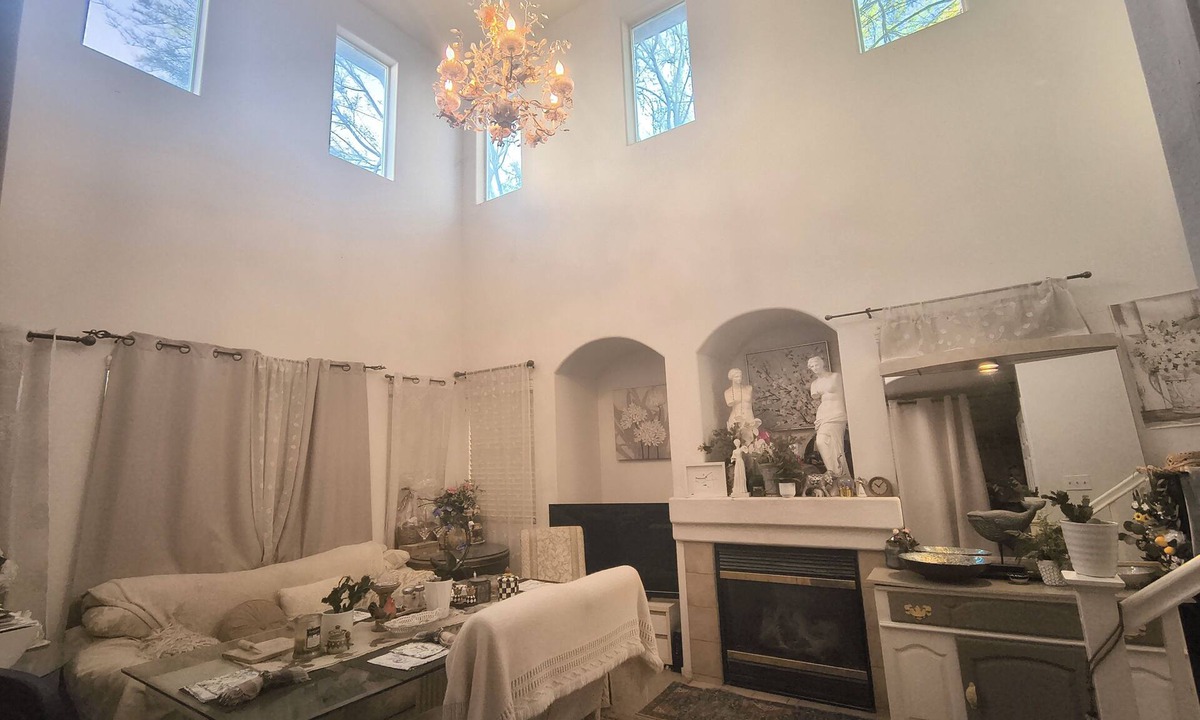 Paradise Bed & Breakfast | Large 3 bdr Classy European style in tranquil Vegas,close toSouth Strip &airport