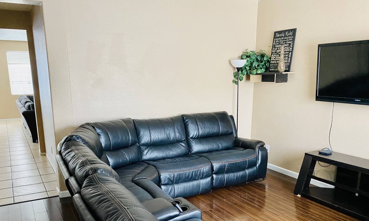 North Las Vegas House | Large 5 Bedroom Home with lots of space for a big family or group.