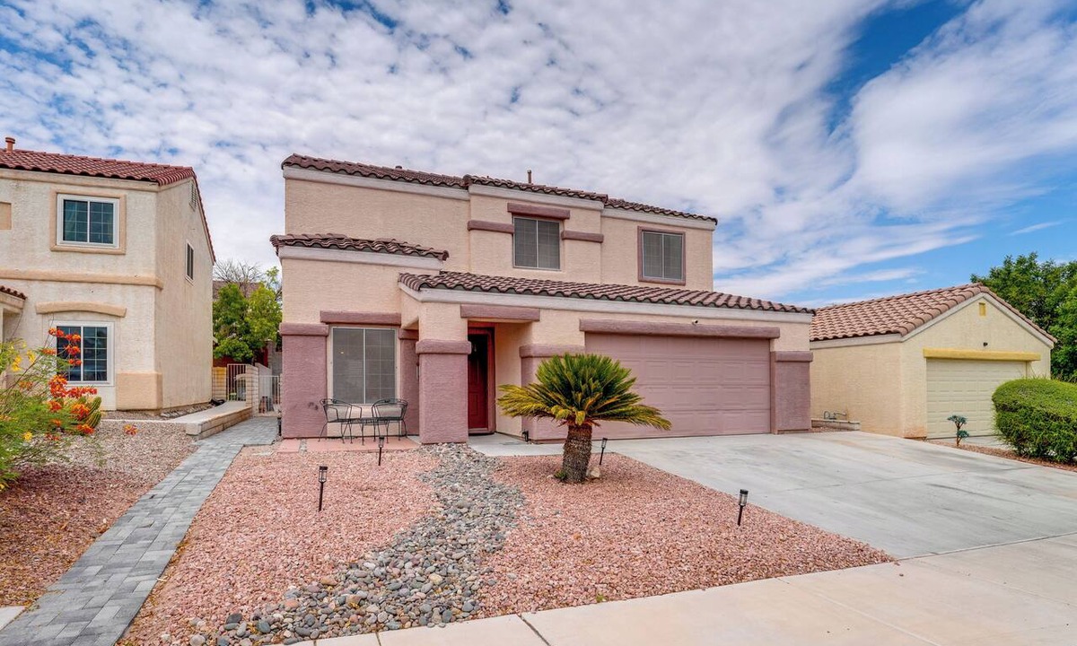Centennial Hills House | Large Backyard & Fire Pit! Las Vegas Family Home