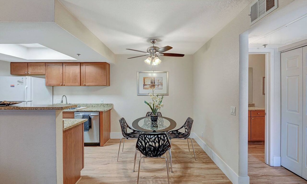 Las Vegas Condo | Las Vegas Condo minutes from the Strip, Team Mobile and Allegiant Stadium