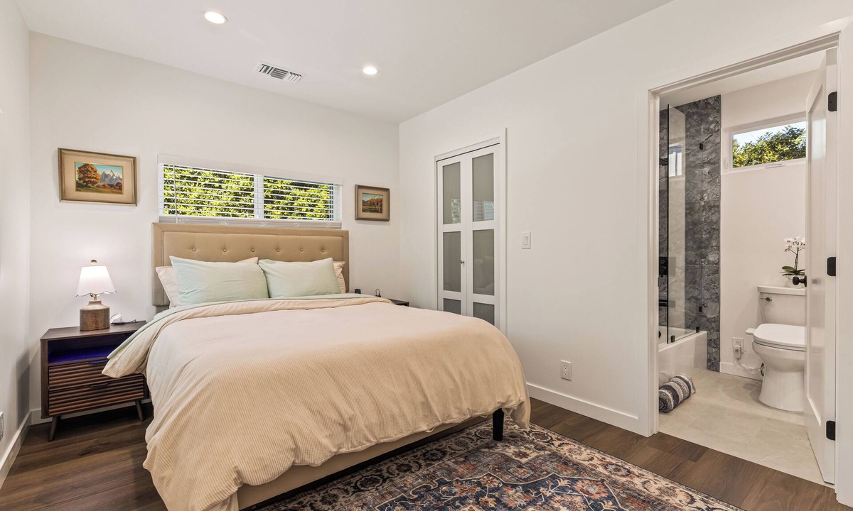Hollywood Hills West House | Laurel Canyon Modern 2BR-2BA Cottage-Monthly Stay, Remote Work, Hollywood Hills