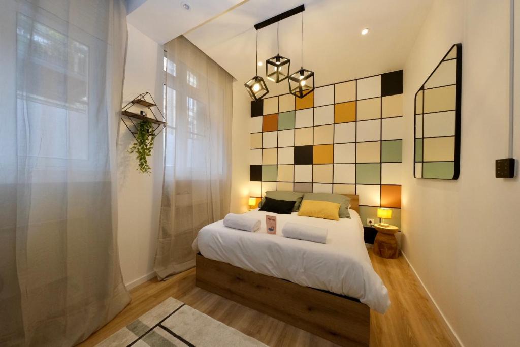 Quartier Vieux Marche-Cathedrale Apartment | Le Rubik's cube - chic & hyper-centre 2 pers