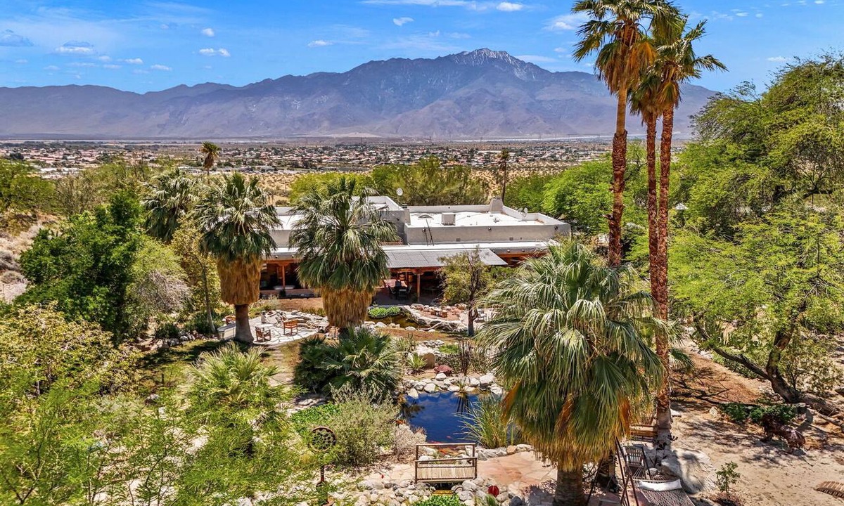 Desert Hot Springs Villa | Lockout The Oasis | Natural Mineral Hot Springs on 107 Acres