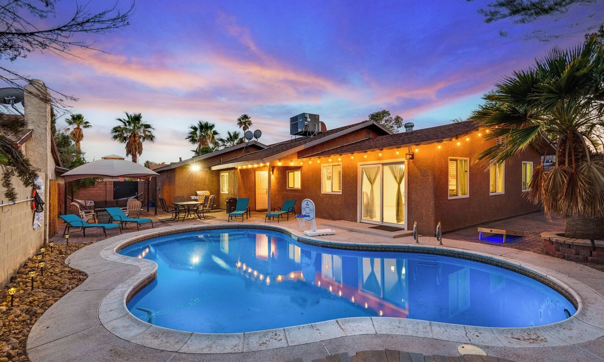 Chinatown House | Lux - Mins To Strip, Allegiant Stadium and The Sphere