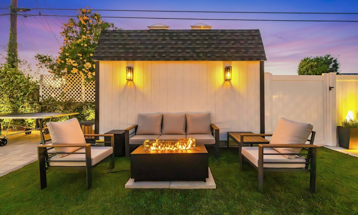 Simi Valley House | Luxury 3BR Oasis | Designer Home, Hot Tub & BBQ