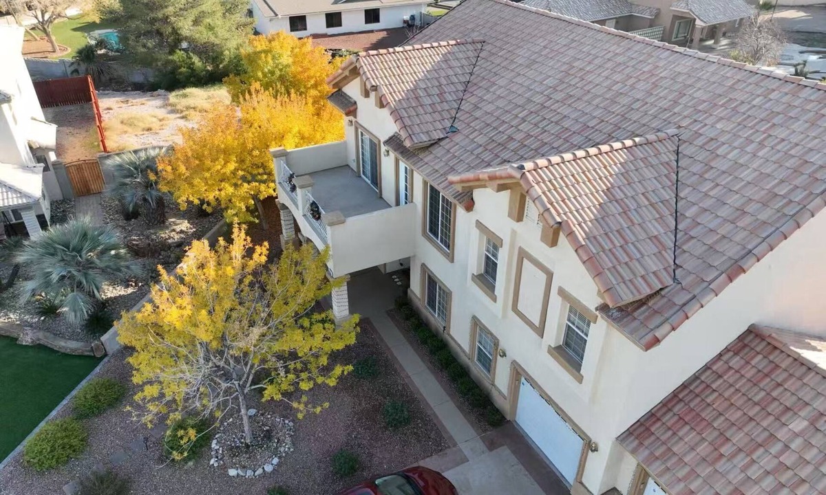 Spring Valley House | Luxury 6 bedroom Vegas estate, pool, basketball court & close to the Strip