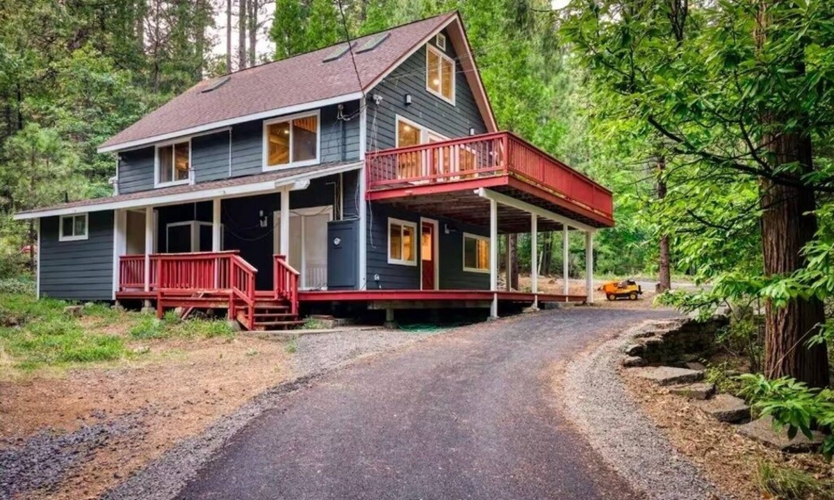 Altaville Cabin | Luxury Cabin , EV Charger, Forest Views,Sauna