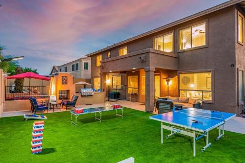 Glendale House | Luxury Cul-De-Sac Home With Heated Pool & 5BR