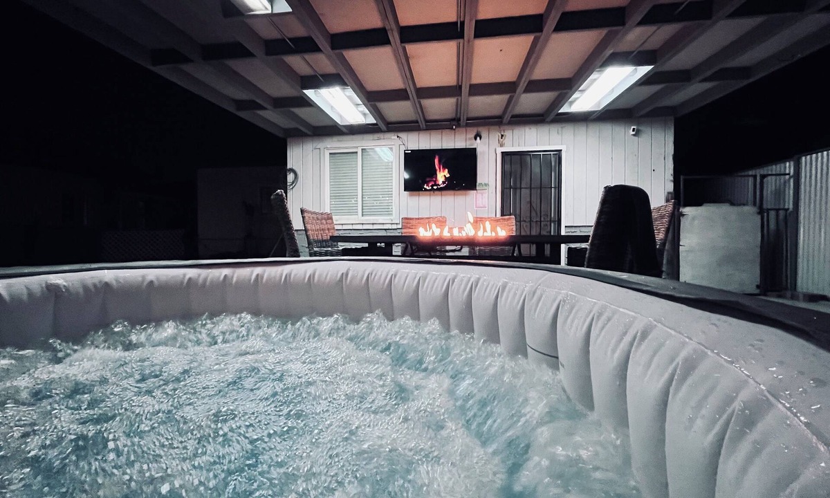 San Bernardino House | Luxury Home wPrivate Jacuzzi & Firepit