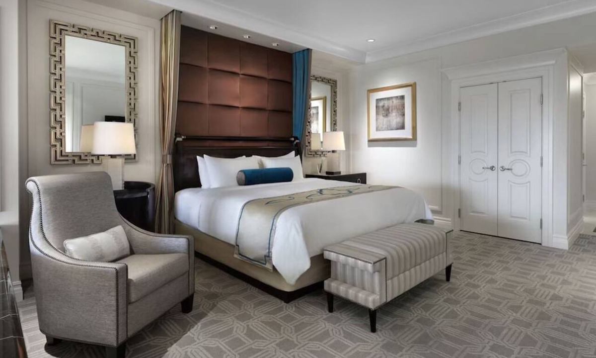 Las Vegas Hotel | Luxury King Suit at Palazzo at The Venetian