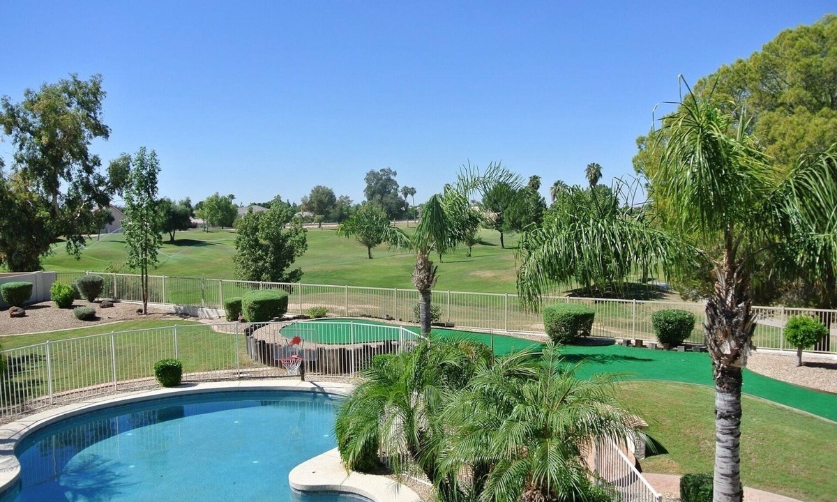 Superstition Springs House | Luxury Living at it's Finest with Heated Pool, Hot Tub and Putting Green