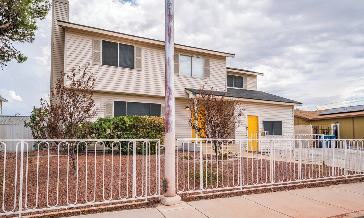 Sunrise Manor House | Luxury Living Just Steps from the Strip!