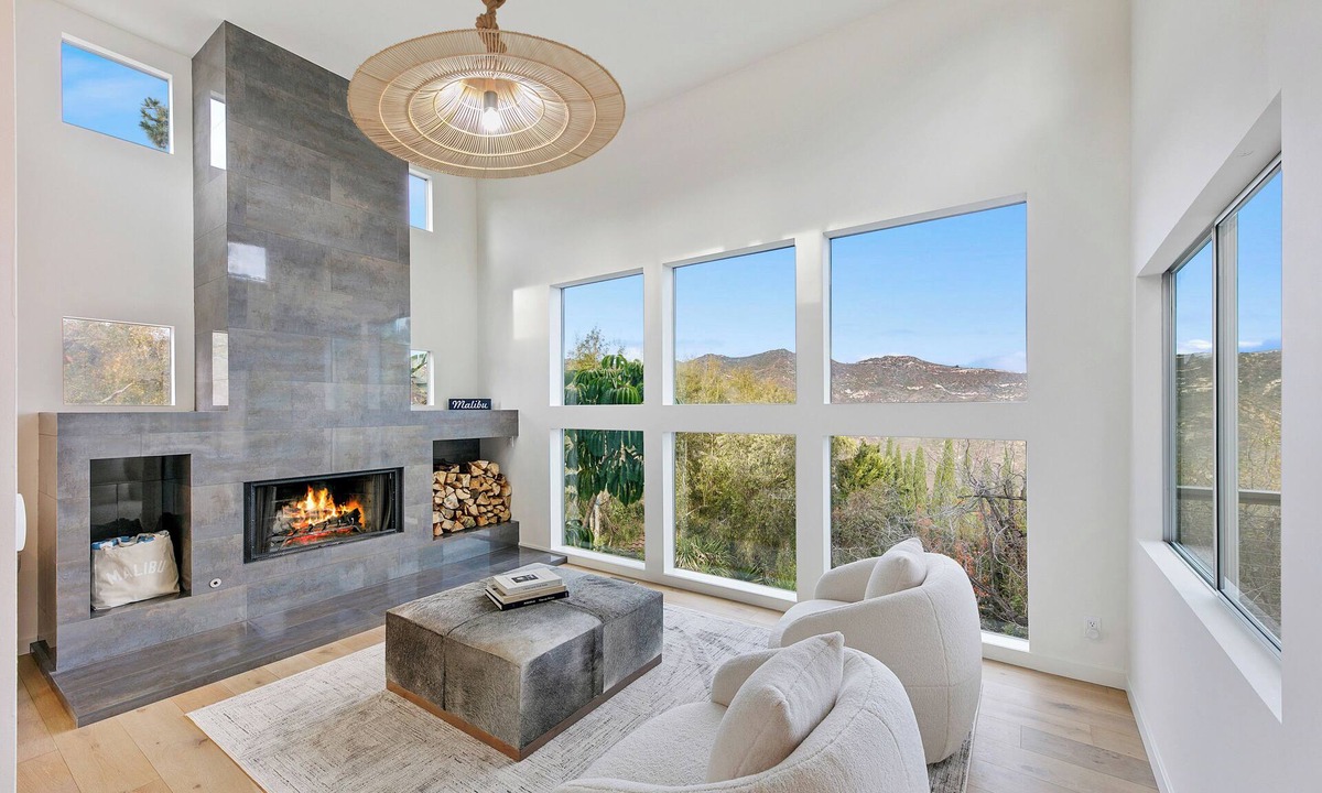 Malibu House | Malibu Retreat with Hot Tub, Outdoor BBQ, & Sauna